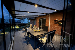 Pergola moderne de couleur anthracite avec éclairage Gumax® LED